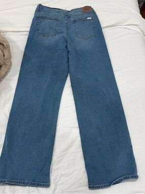 Levi's Signature High Rise Loose Straight Jeans in Light Blue